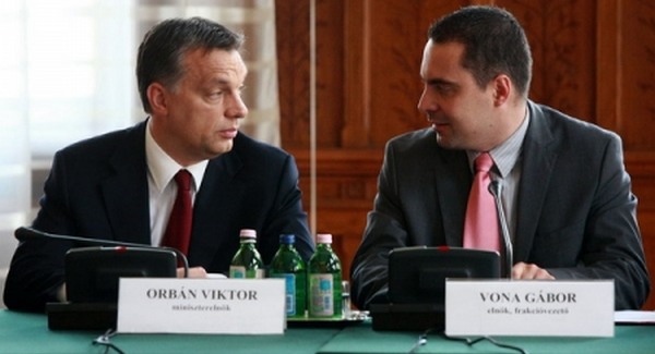 A Fidesz megágyaz Vonának?