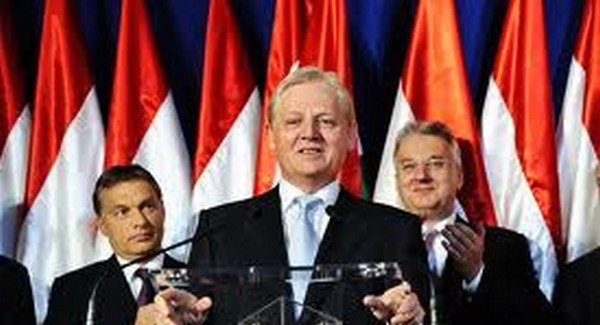 Orbán rövidebb pórázra fogná Tarlóst