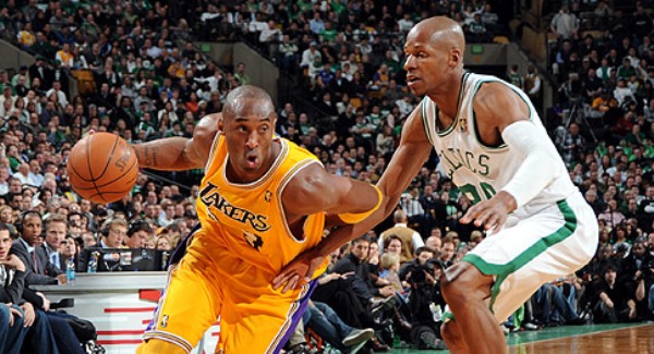 Lakers-siker Bostonban, Sloan lemondott