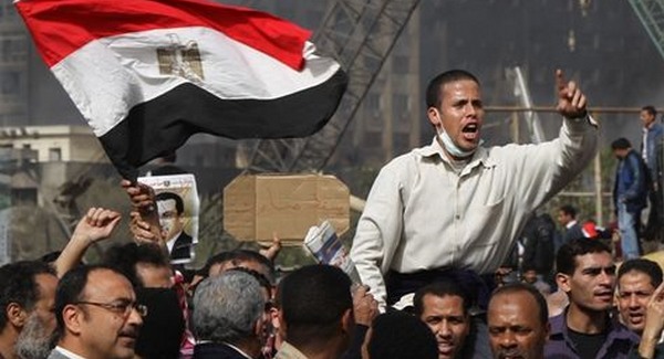 Mubarak lép a rendezés irányába
