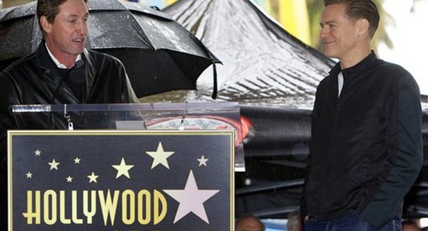 Bryan Adams csillagot kapott a Hírességek sétányán
