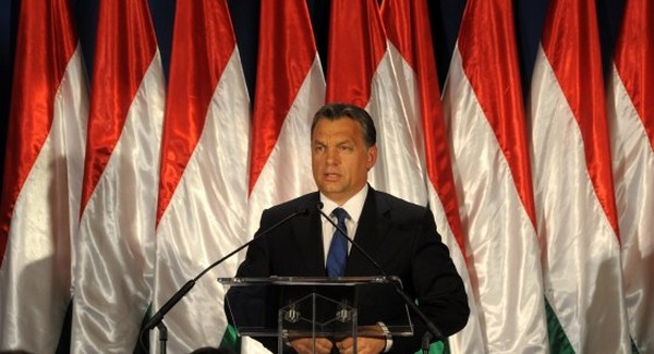 Populista és nacionalista Orbánék alkotmánya 