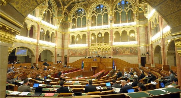 A Fidesz leszavazta a saját indítványát