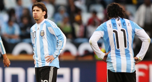 Messi "kitúrhatja" Tévezt az argentin csapatból