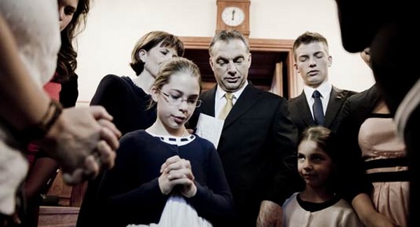 Több száz egyházat betiltott az Orbán-kormány