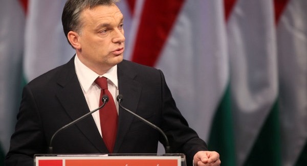 Orbán kamu leveleire van pénz