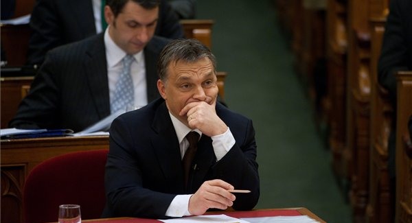 Amerikából figyelik Orbánt