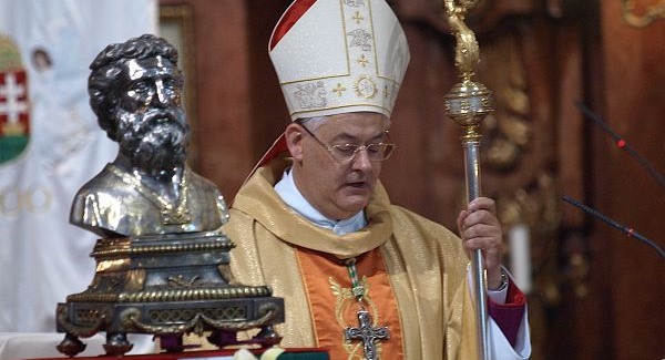 Politikáról papolt a püspök úr a szentmisén 