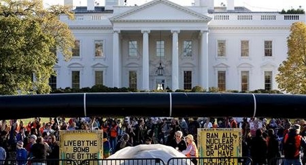 Olajvezeték ellen tiltakoztak a Fehér Háznál