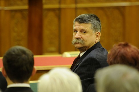 Válaszolt Kövérnek az egyik tüntető édesapja
