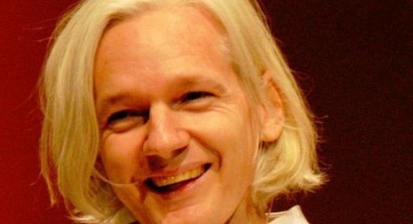 Assange Amerikától fél