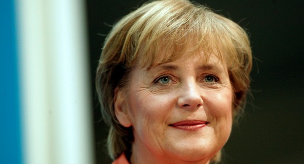 Merkel: kétsebességes Európa épül