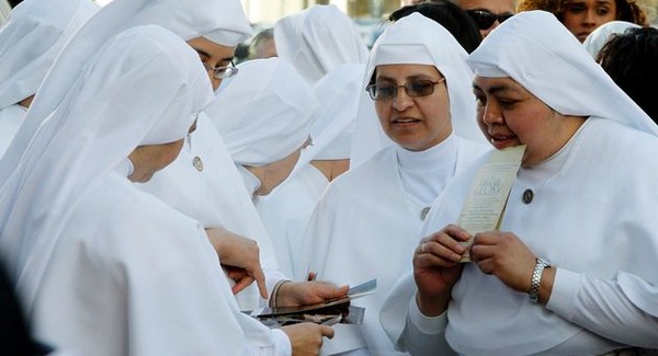 „Túl szociális” apácák mellett tüntettek