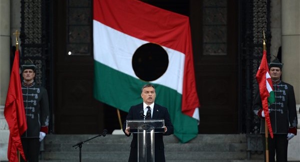 Orbán már megint buktatja a Nyugatot