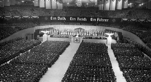 Hitlerrel érvelt a Hit Gyülekezete tagja