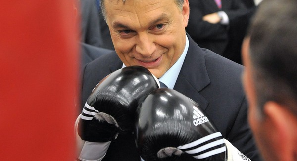 Orbán retteg, de a milliárdok megvédik