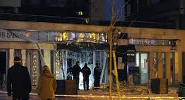 Az Őrsereg robbantott a Lehel utcai bankoknál