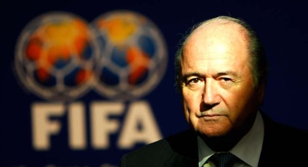 Blatter a korrupció és a büntetőpárbajok ellen