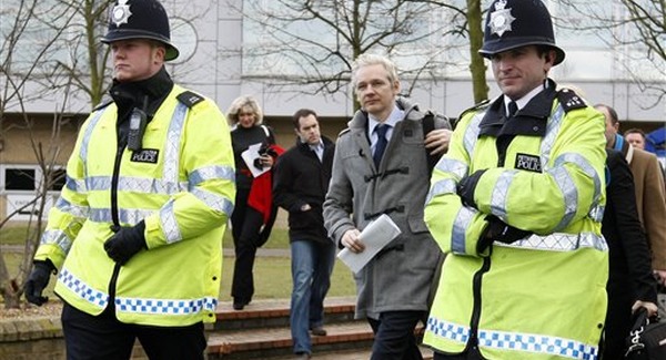 Assangera kivégzés, vagy Guántanamo várhat