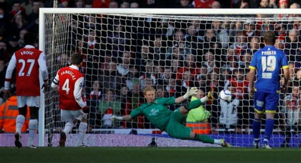 Az Arsenal túlórázik, Gera gólt és gólpasszt jegyzett a kupában