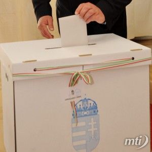 Tizenhárom kisebbség képviselőit választják meg