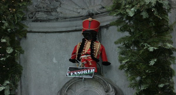 Cenzúrázott huszárruhát öltött a Manneken Pis