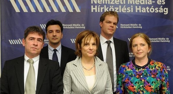 A Médiatanács máris visszautasította Kroes aggályait