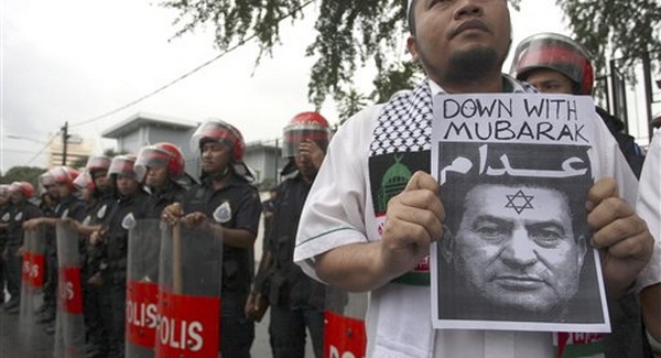 Amerika még számít Mubarakra