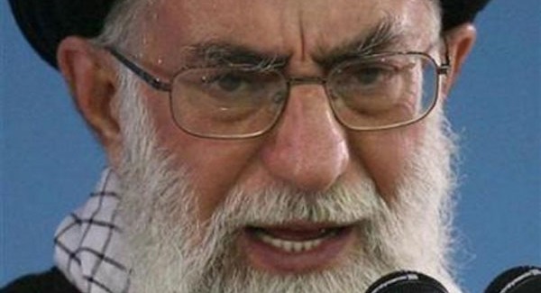 Khamenei az USA kiűzésére szólított fel