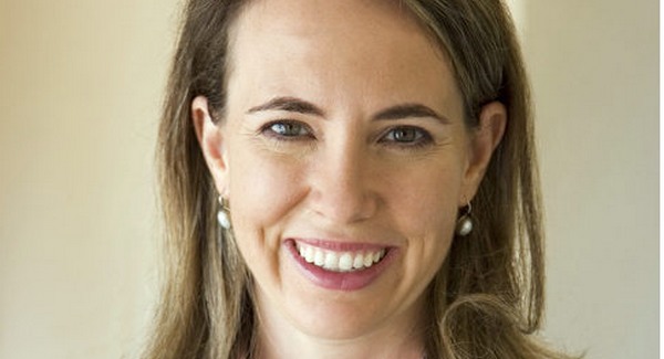 Gabby Giffordsnak be nem áll a szája