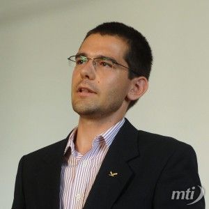 Novák Előd munkakapcsolatban állt a kuruc.info-val?