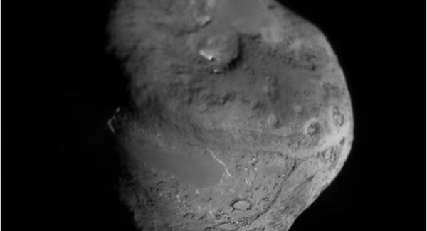A NASA Bálint-napi randija az üstökössel