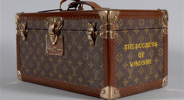 Elárverezik Wallis Simpson fehérneműit és táskáit