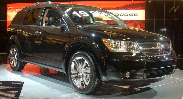 Autókat hív vissza a Chrysler