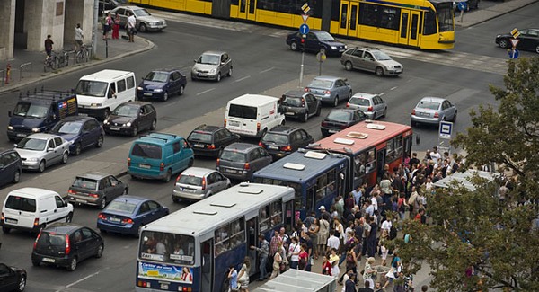 Kitiltaná a hagyományos autókat az EU