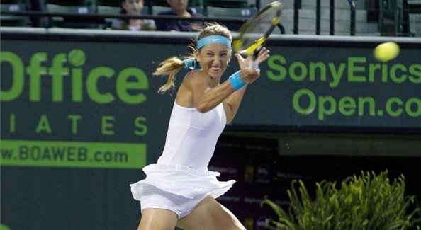 Clijsters kiesett, Djokovics továbbra is veretlen 