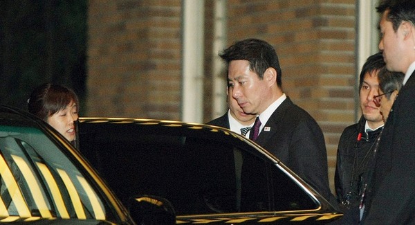 120 ezer miatt mondott le a japán külügyminiszter