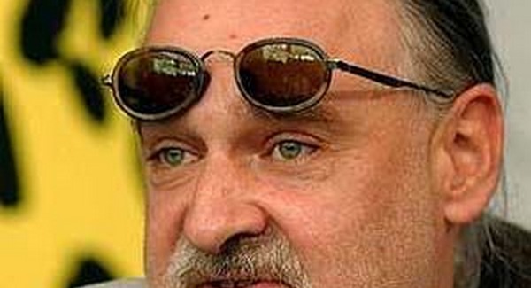 Kilőtték Tarr Béla alól a torinói lovat