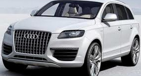 A terrorelhárítók maguk zúzták le vadiúj luxusautójukat