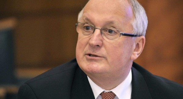Nekitámadtak a bírák a főbírónak