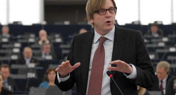Fenyegeti az EU alapértékeit Orbán alkotmánya