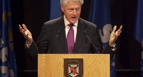 Bécsben bálozik Bill Clinton és Brooke Shields
