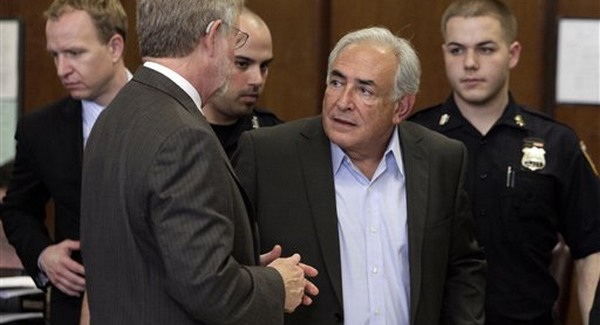 Egymillió dollár DSK óvadéka