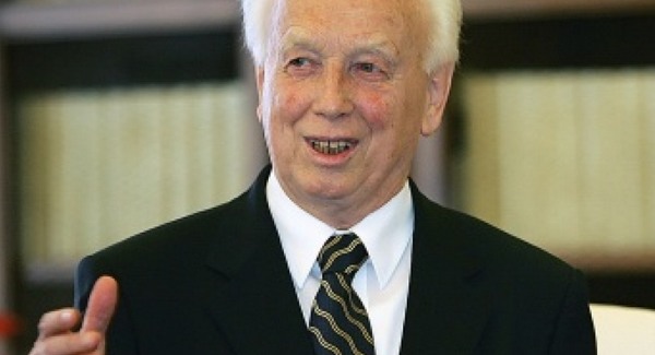 Elhunyt Mádl Ferenc