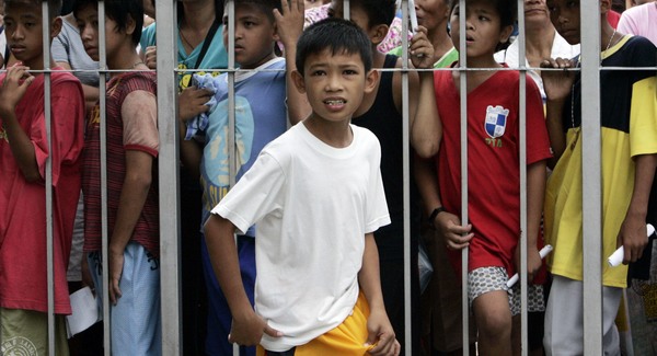 Tömeges körülmetélés felvilágosító céllal