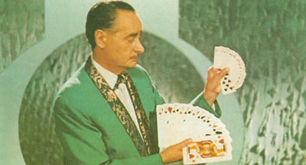 Száz éve született Rodolfó