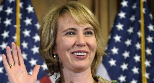 Tovább javul Giffords állapota