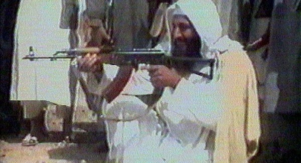 Bin Laden már nyúlt a Kalasnyikovért