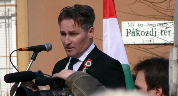 Pert nyert a Klubrádió Papcsák ellen