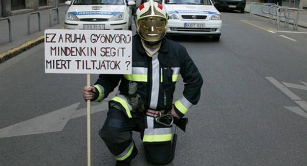 Letiltották az "Egyenruhások jogaiért" oldalt